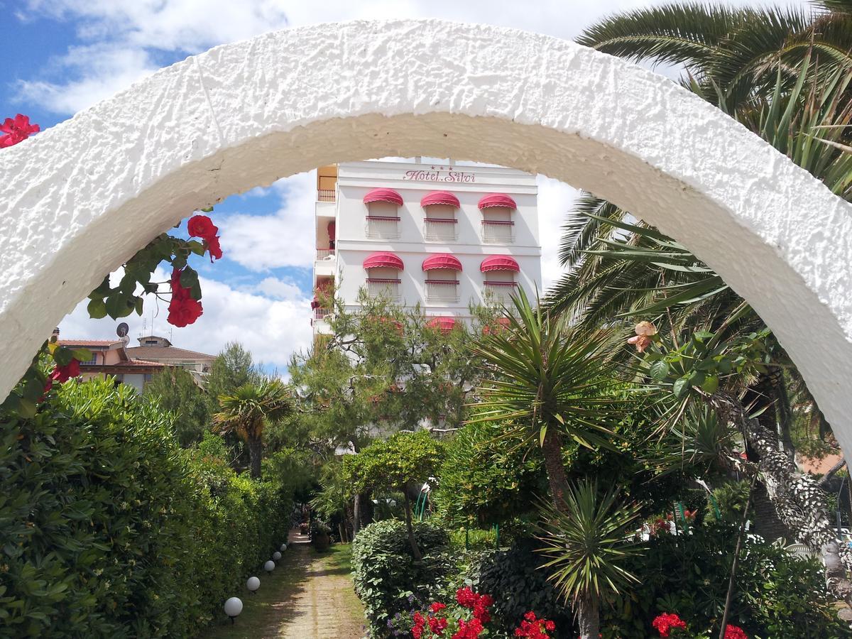 Hotel Silvi Сильви-Марина Экстерьер фото