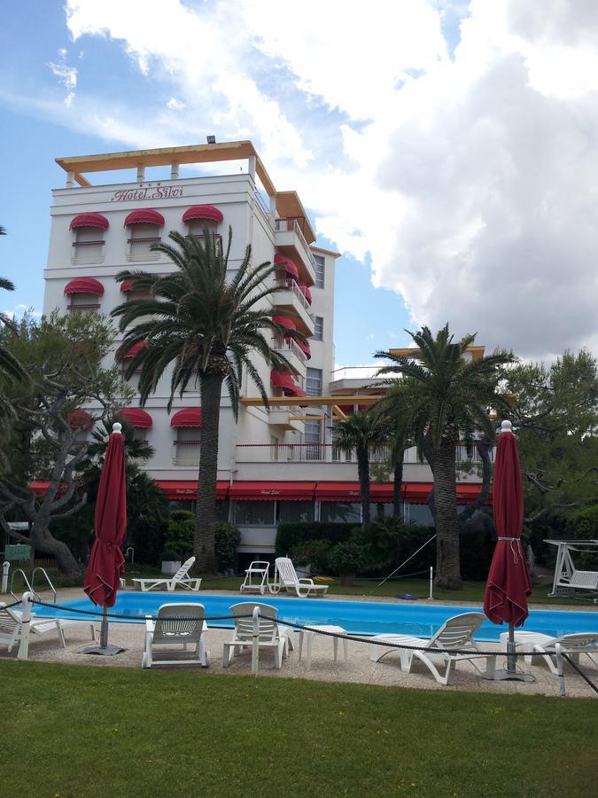 Hotel Silvi Сильви-Марина Экстерьер фото